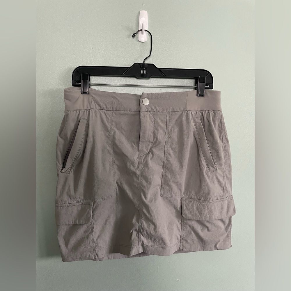 Athleta Women's Trekkie 2.0 Skort dark grey Size 8 Athleisure Cargo